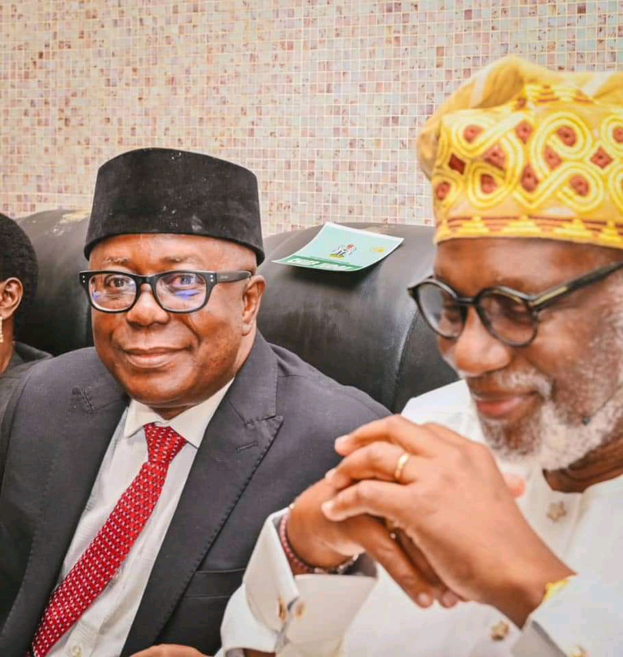 Akeredolu Swears-In New Chief Judge, Four High Court Judges