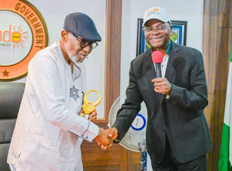 Gov. Akeredolu Receives NIESV Merit Award