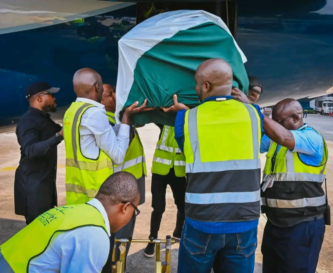 PHOTOS: Akeredolu’s remains arrive Nigeria