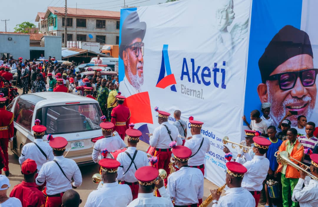 Mammoth crowd at Akure stadium as dignitaries attend Akeredolu’s commendation service