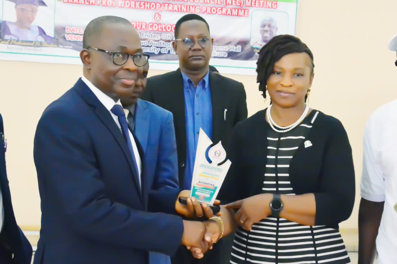 Gov. Aiyedatiwa bags SSANU’S award