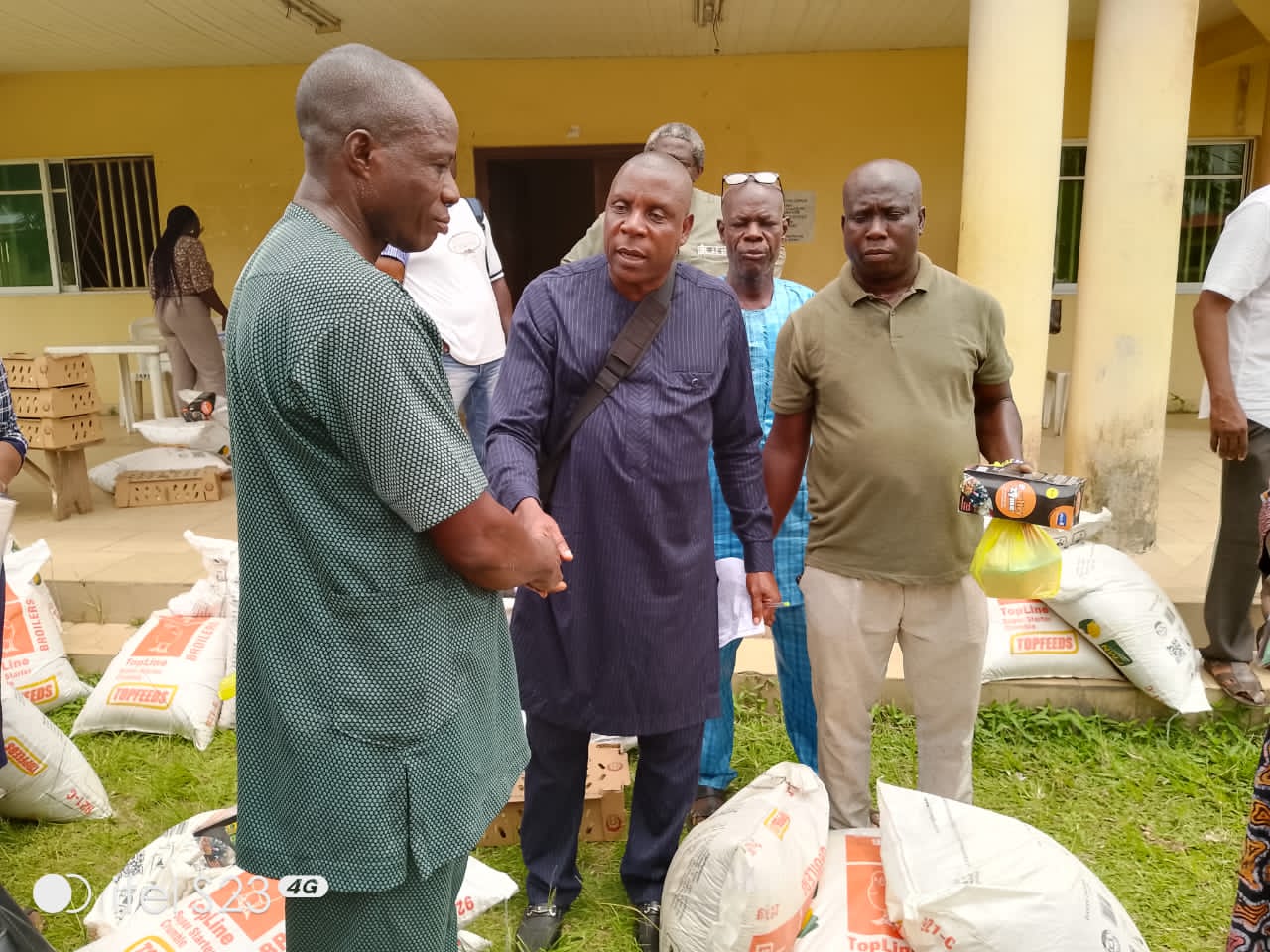 Ondo: FG trains, empowers 372 poultry farmers with chicks, feeds