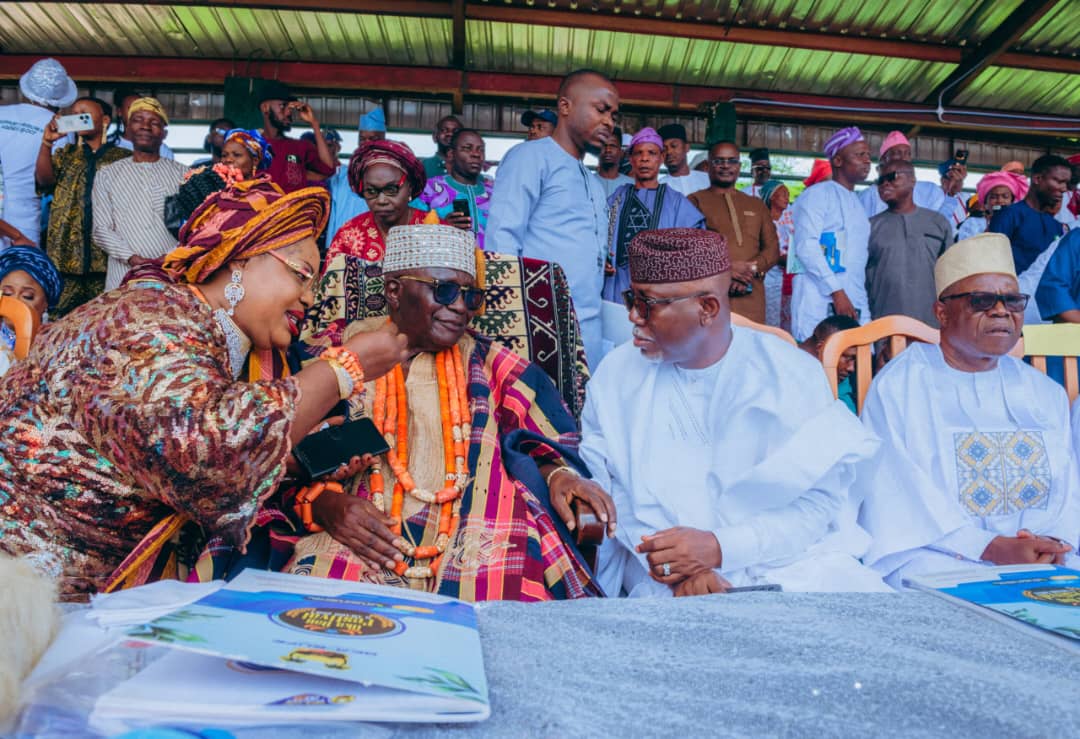 Oka Day 2024: Okarufe Foundation donates wheel chair, as Olubaka announces return of First Bank