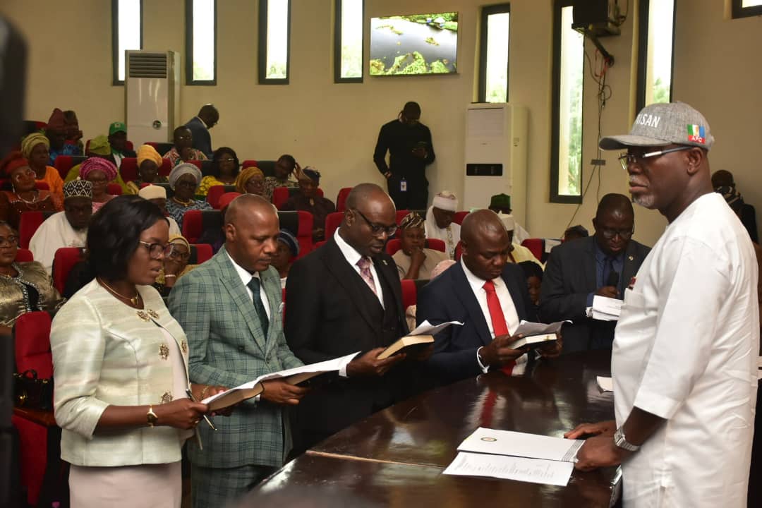 Aiyedatiwa swears in new Permanent Secretaries, Tutors-General