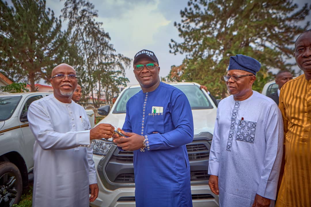 Gov Aiyedatiwa presents official vehicles to LG chairmen for effective service delivery