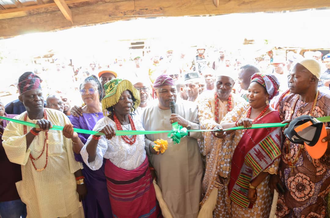 Ondo Speaker, Oladiji commissions ultra-modern Sasere market to boost local economy